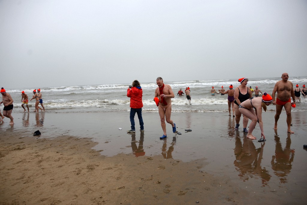 ../Images/Nieuwjaarsduik Nederzandt 2017 079.jpg